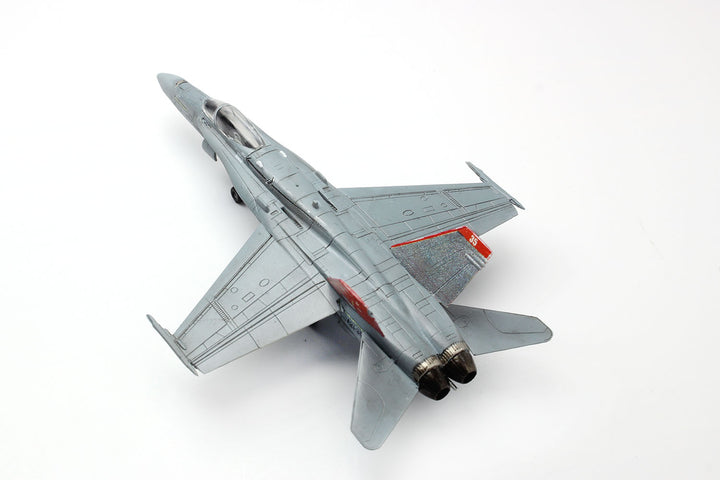 1/144 アメリカ海軍 F/A-18C ホーネット ブルーエンジェルス 2機セット