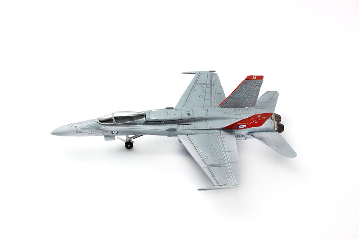 1/144 アメリカ海軍 F/A-18C ホーネット ブルーエンジェルス 2機セット