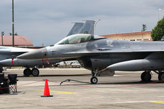 プラッツ(PLATZ) アメリカ空軍戦闘機 F-16C ファイティングファルコン