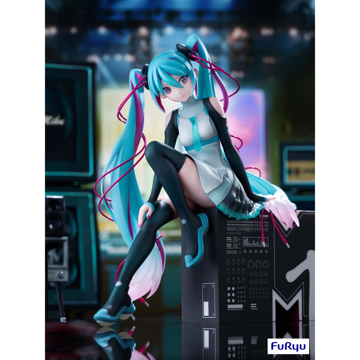 初音ミク×MTV 1/7スケール 塗装済みフィギュア