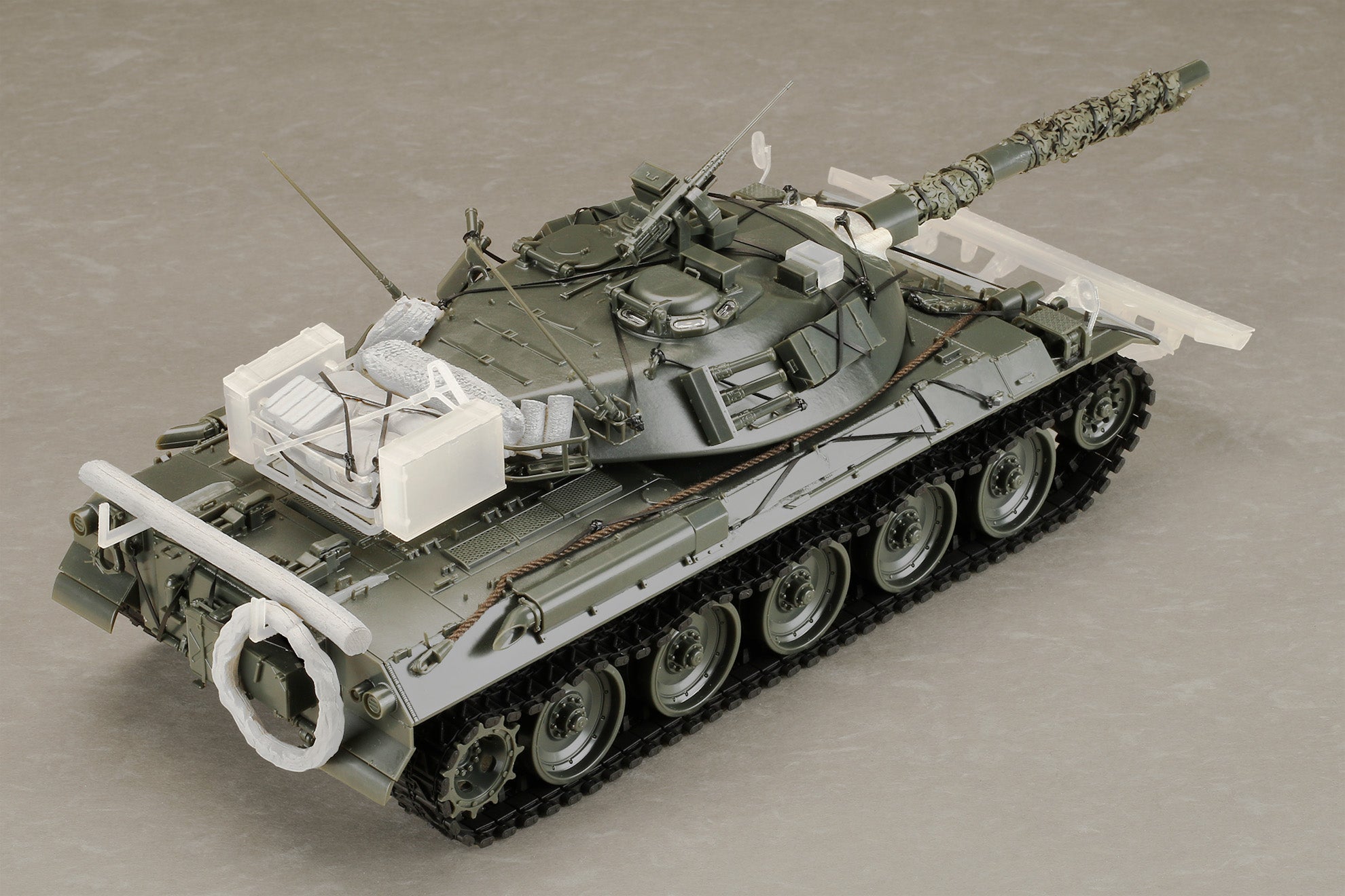 1/35 HJモデルキットシリーズ 74式戦車用ドーザ装置＆アクセサリーパーツセット – SOOTANG HOBBY