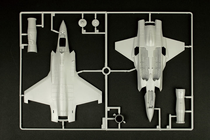 1/72 航空自衛隊F-35A  ライトニングII 第301飛行隊 50周年記念特別塗装機