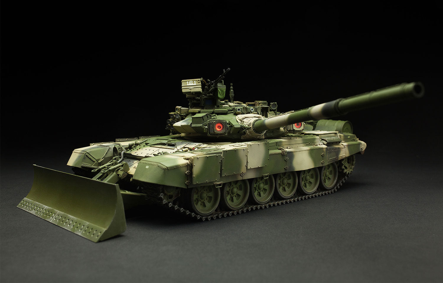 MENG MODEL(モンモデル)TS-014 1/35 ロシア主力戦車T-90(プラモデル) – SOOTANG