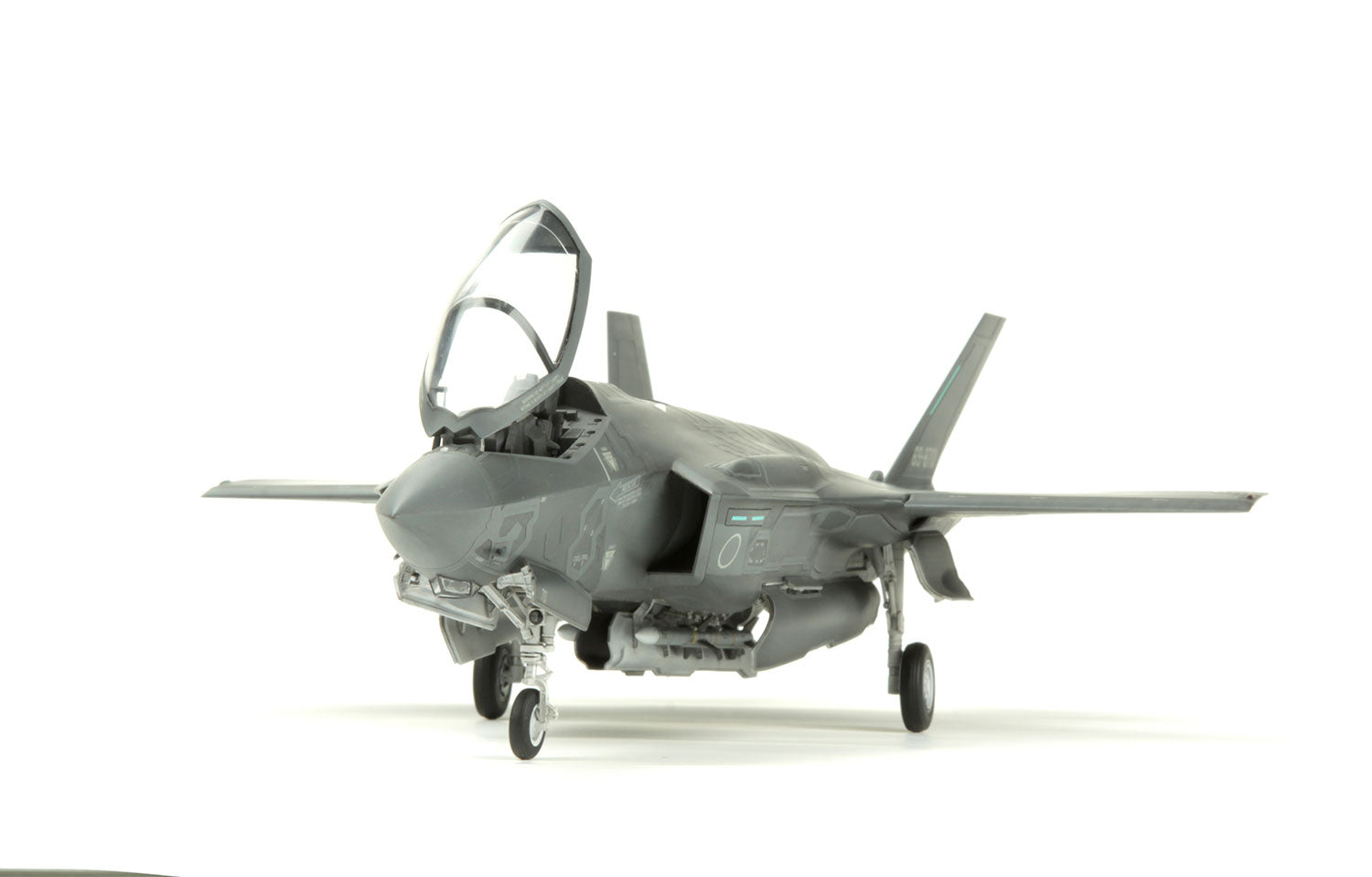 1/48 LS-008 F-35AライトニングII戦闘機 日本限定版 – SOOTANG HOBBY