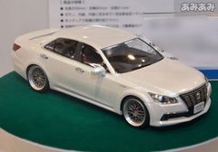 青島文化教材社(AOSHIMA) AWS210 クラウン ハイブリッド ロイヤルサルーン G ’12 20インチカスタム ザ・ベストカーGT  1/24スケール 未塗装組立キット