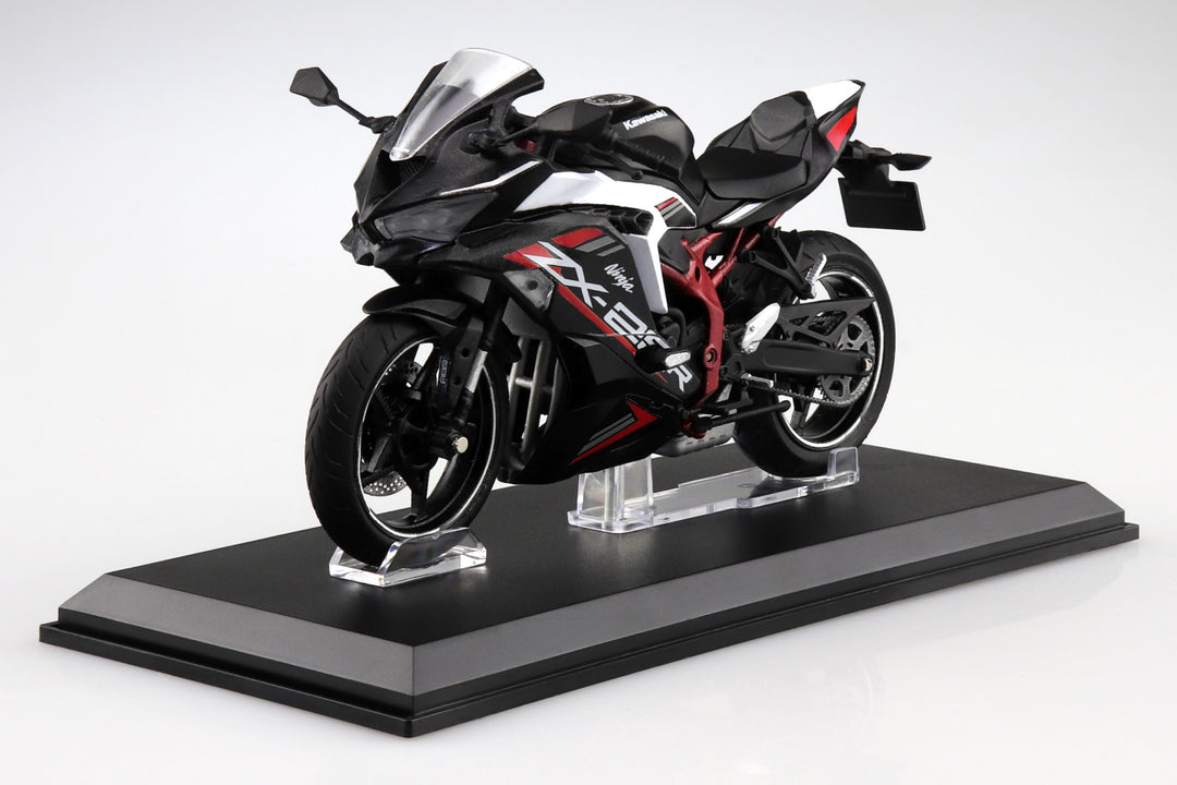 1/12 KAWASAKI Ninja ZX-25R メタリックスパークブラック×パールフラットスターダストホワイト